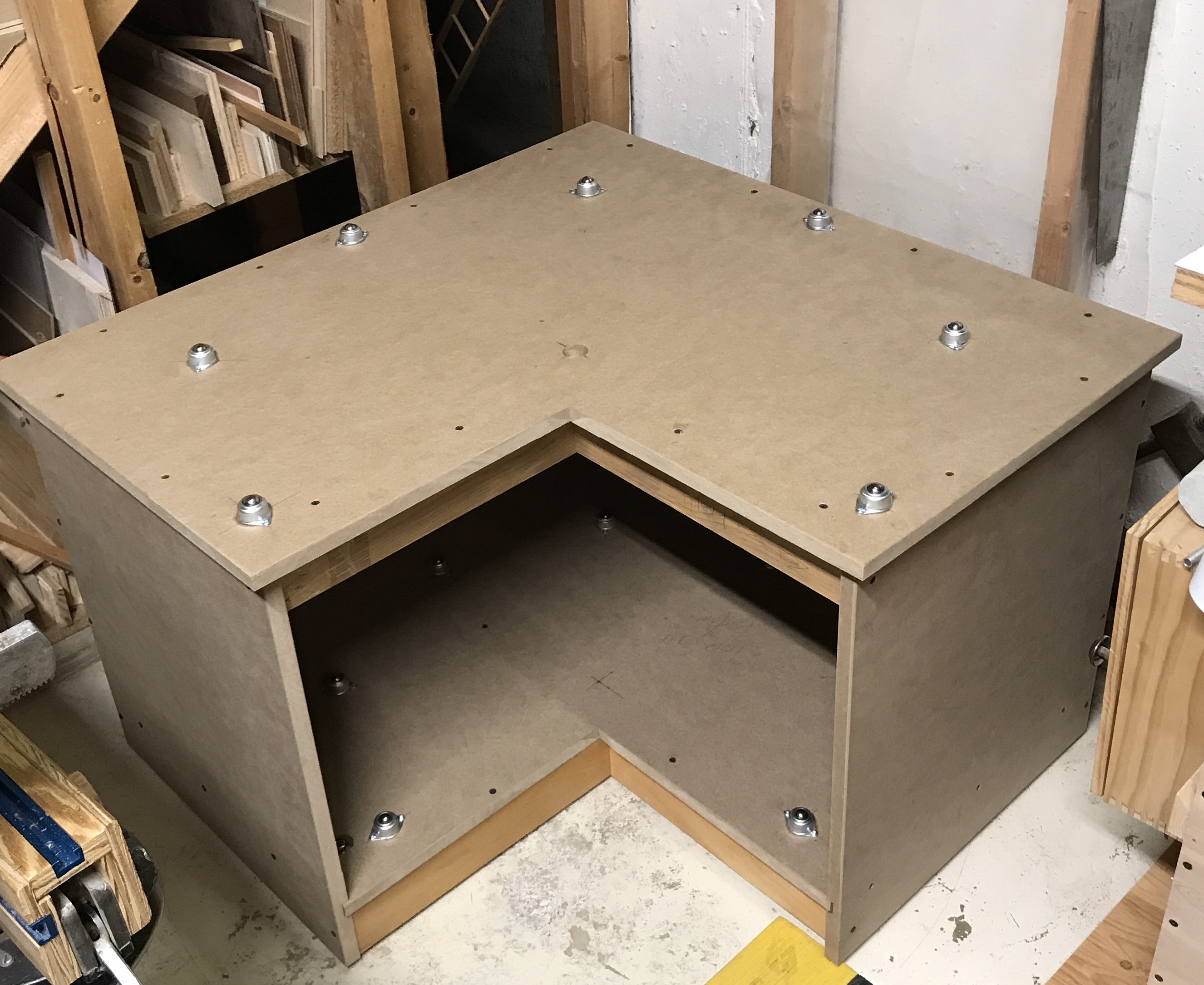 Tool station cabinet completed